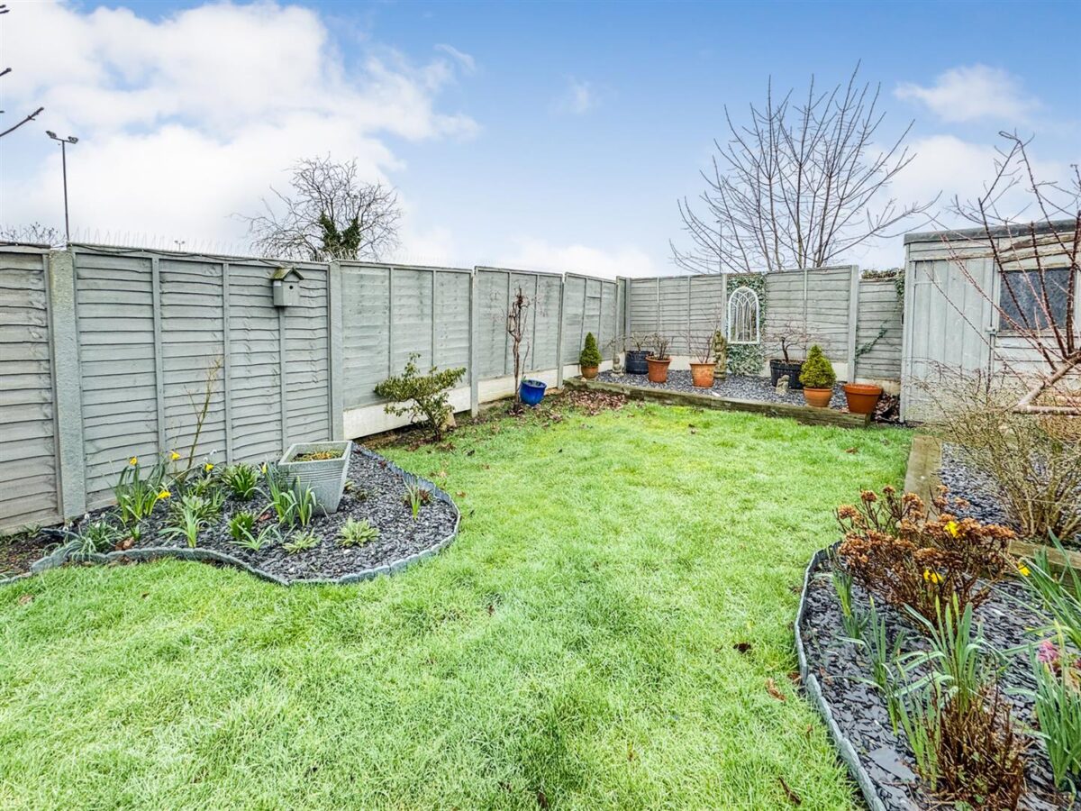 Woodlands Avenue, Corby