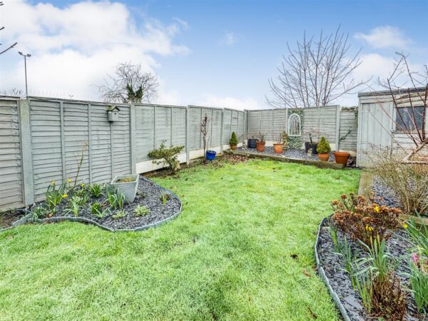 Woodlands Avenue, Corby