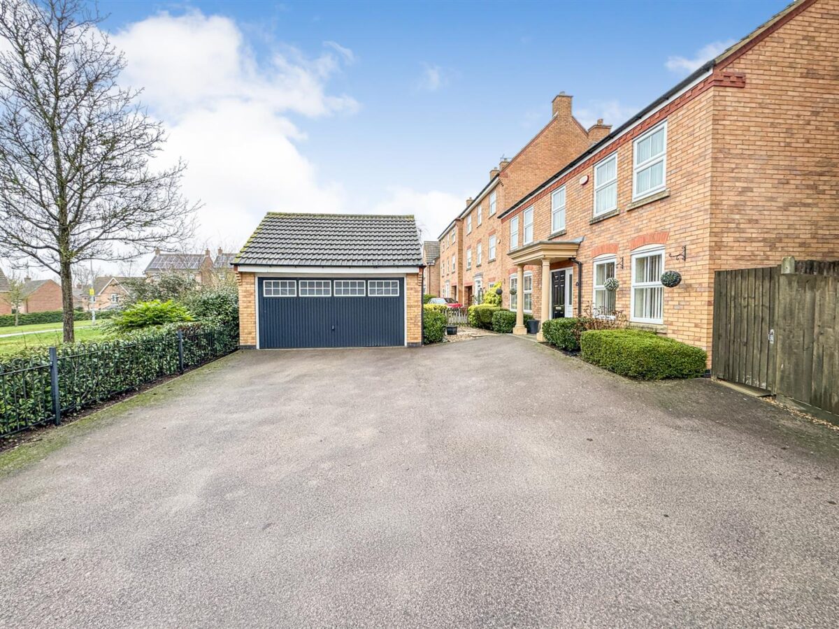 Fieldfare Close, Corby