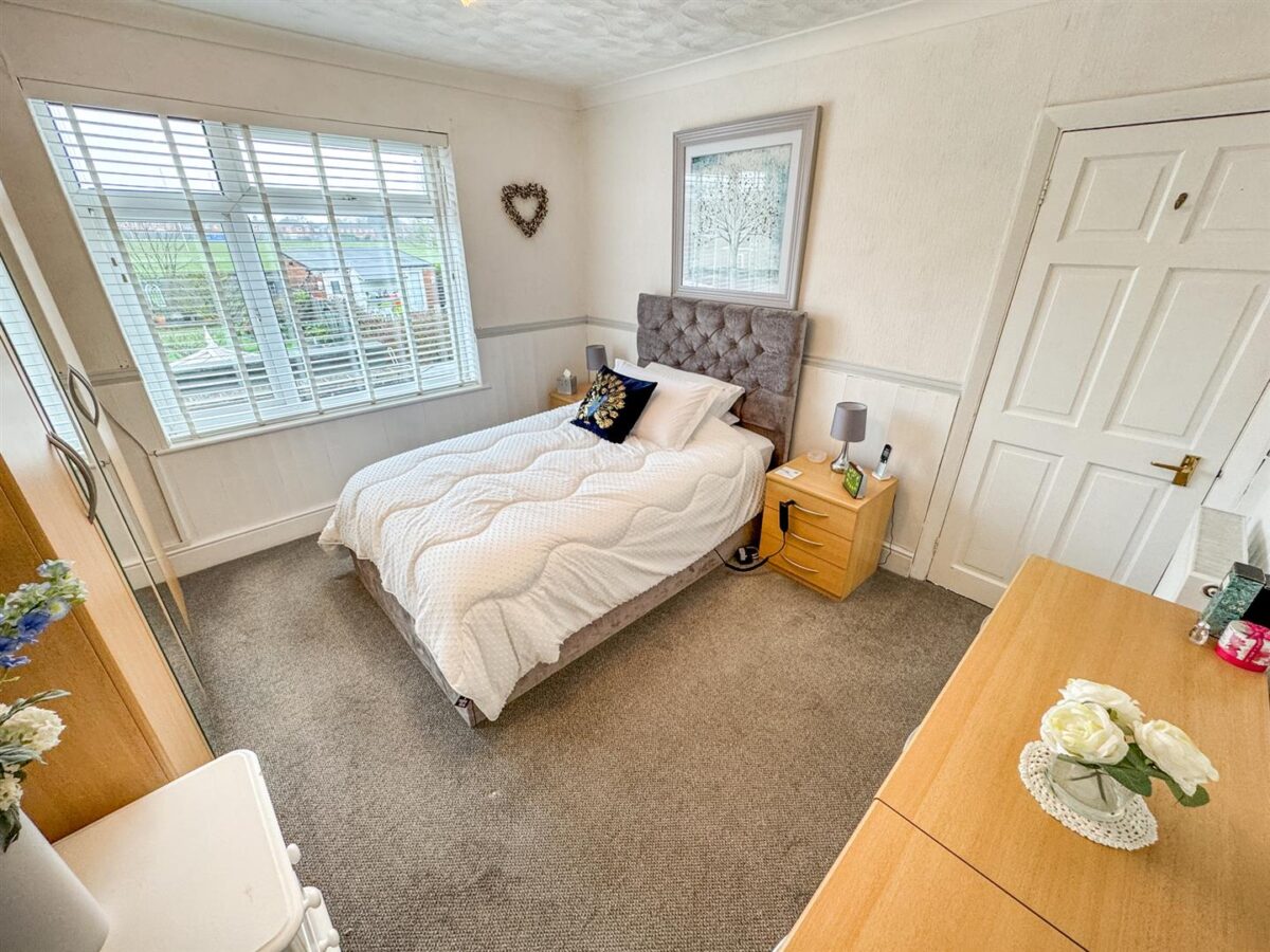 Woodlands Avenue, Corby