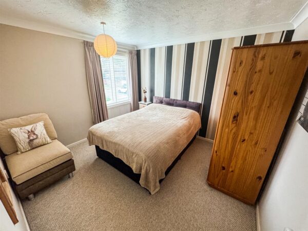 Brisbane Gardens, Corby