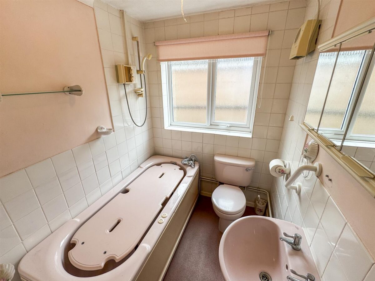 Hillside Crescent, Weldon, Corby