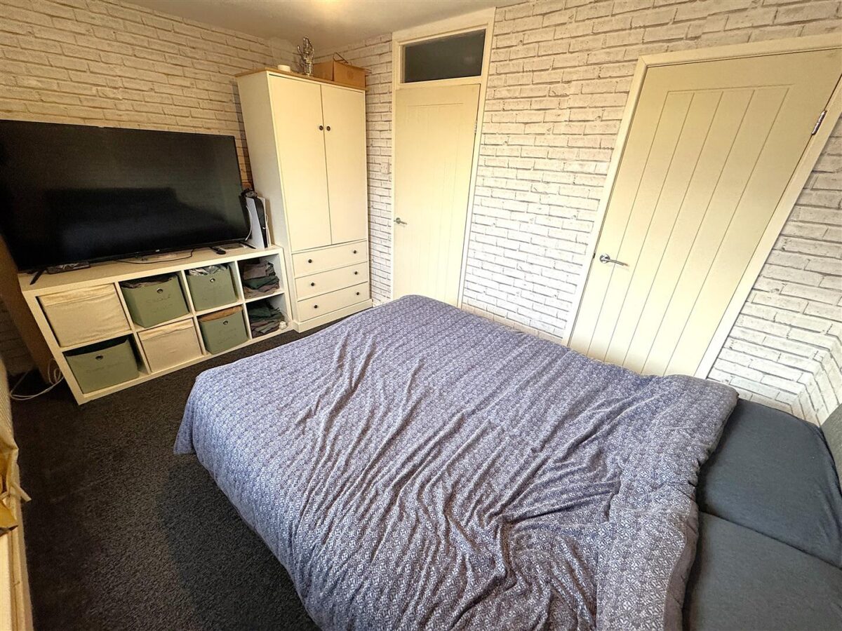 Elizabeth Street, Corby