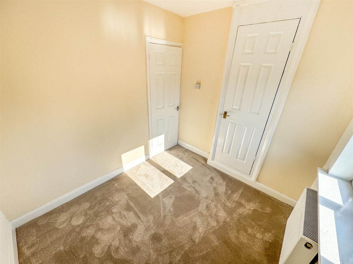 Parsons Grove, Corby