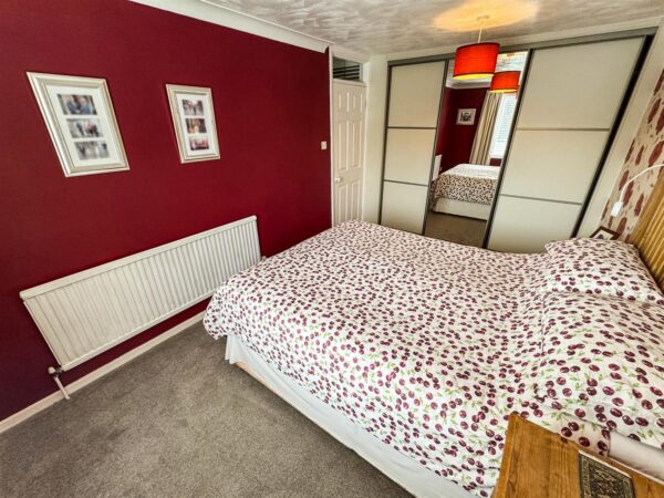 Brisbane Gardens, Corby