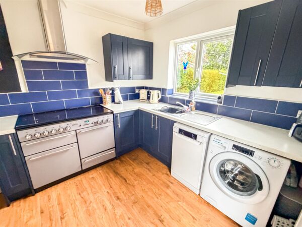 West Glebe Road, Corby