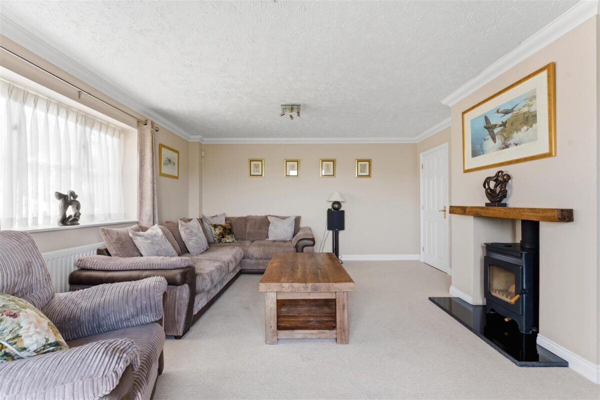 Deenethorpe, Deenethorpe