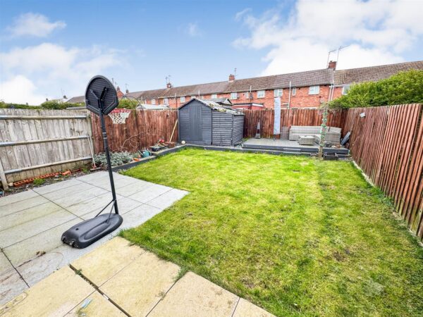 Chelveston Drive, Corby