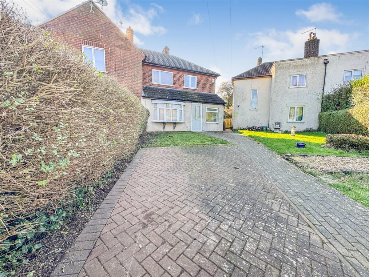 Parsons Grove, Corby