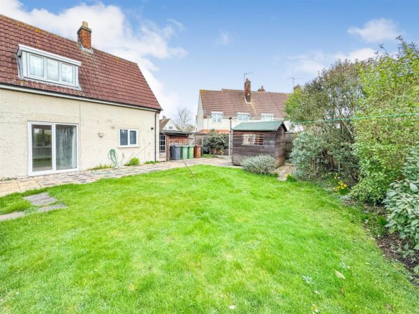 Franklin Fields, Corby