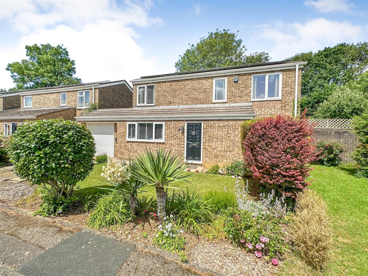 Brisbane Gardens, Corby