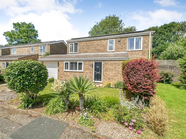 Brisbane Gardens, Corby