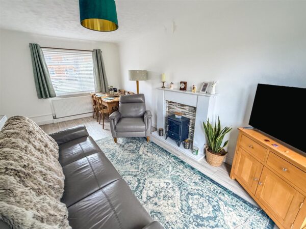 West Glebe Road, Corby