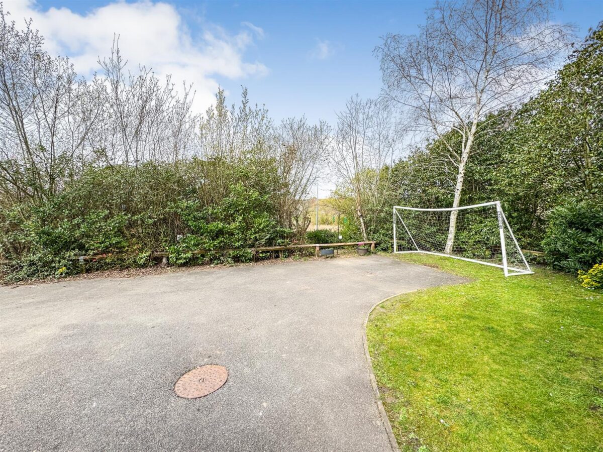 Chatsworth Road, Corby