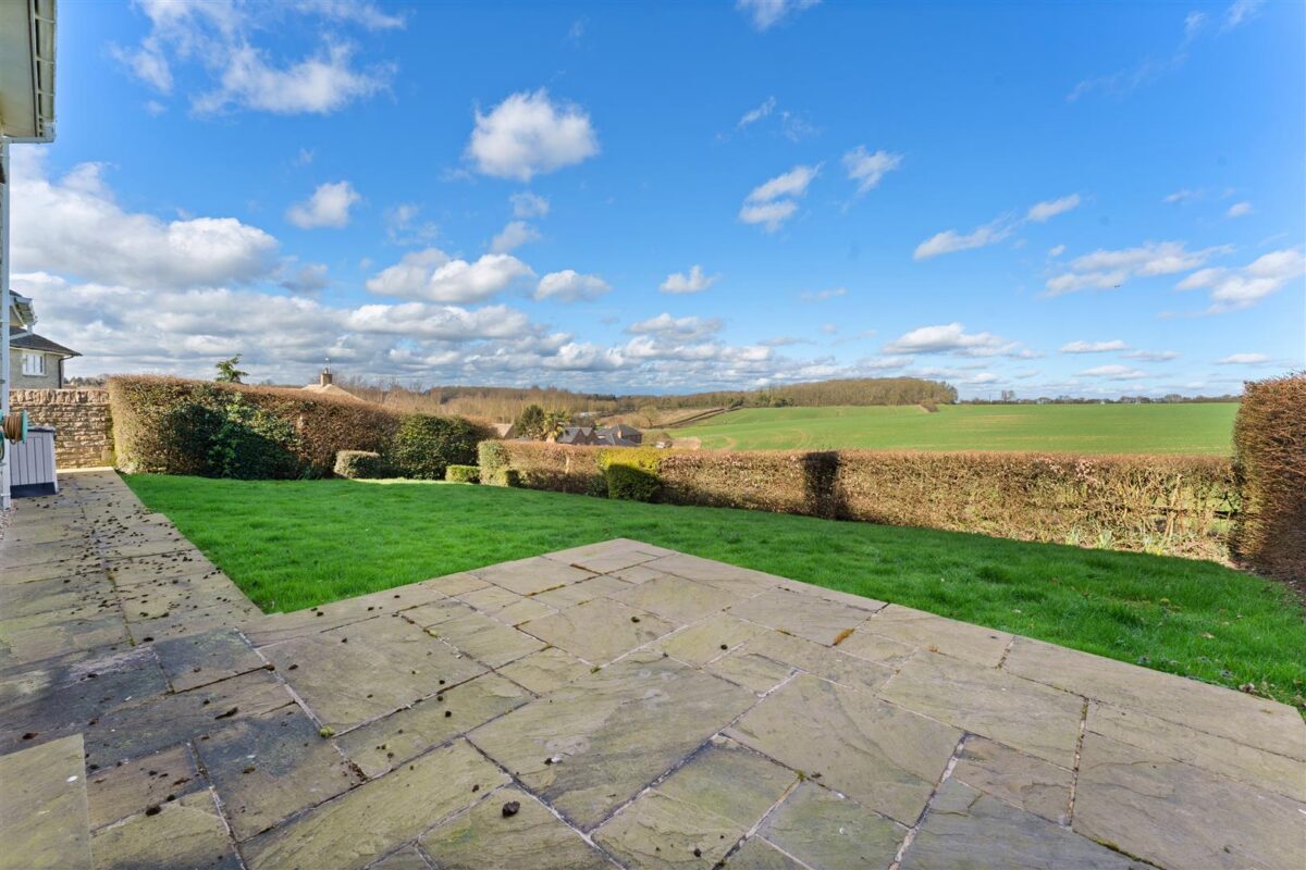 Deenethorpe, Deenethorpe