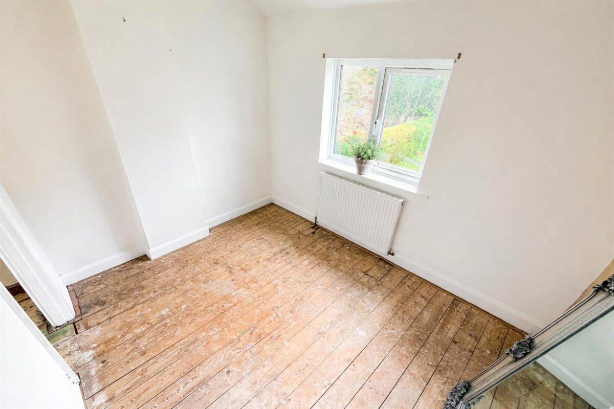 West Glebe Road, Corby