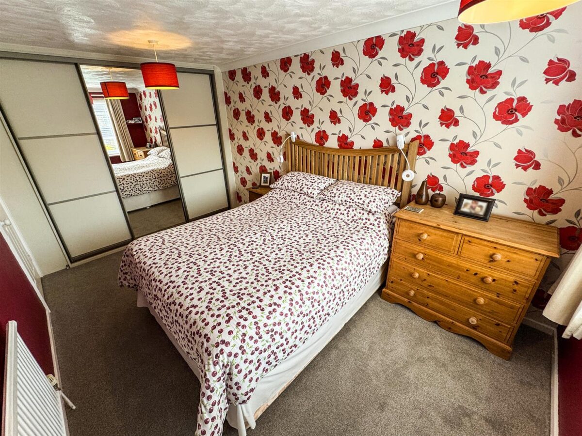 Brisbane Gardens, Corby