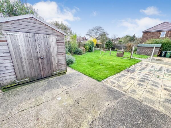 Franklin Fields, Corby