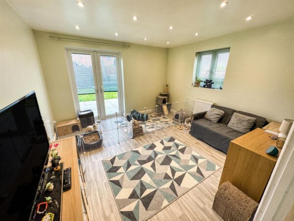 Chelveston Drive, Corby