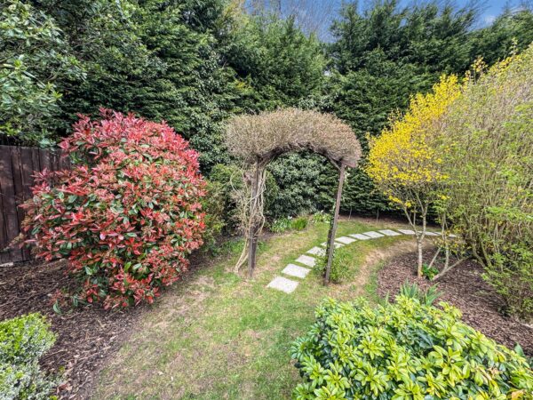 Brisbane Gardens, Corby