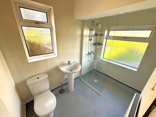 Parsons Grove, Corby