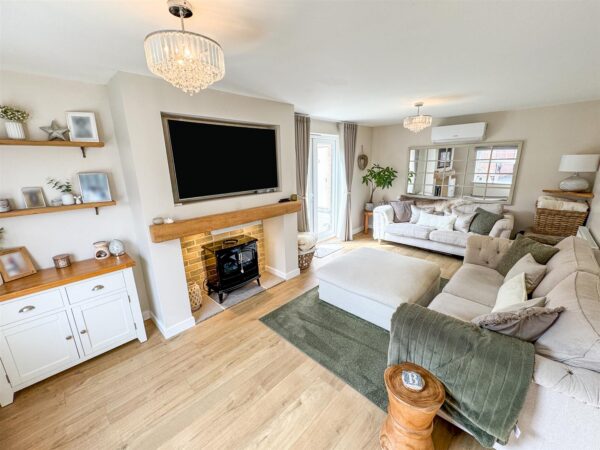 Clarendon Close, Corby