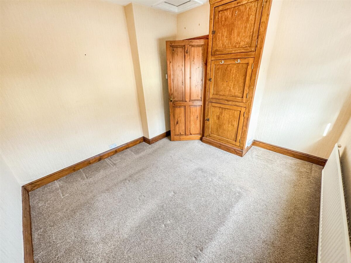 Franklin Fields, Corby