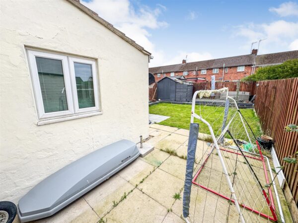 Chelveston Drive, Corby