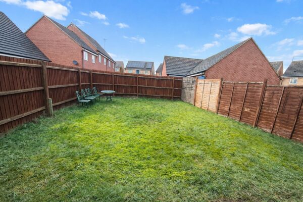 Nuthatch Close, Corby