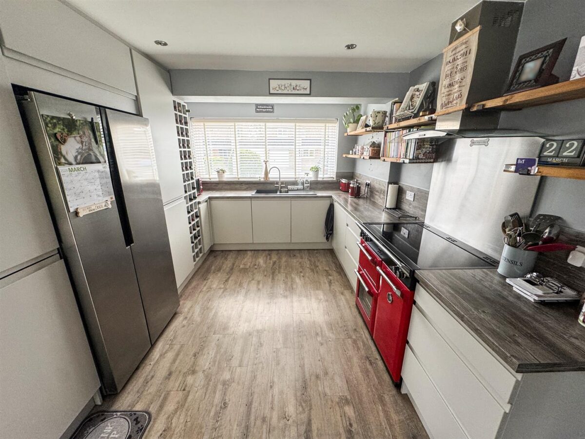 Brisbane Gardens, Corby