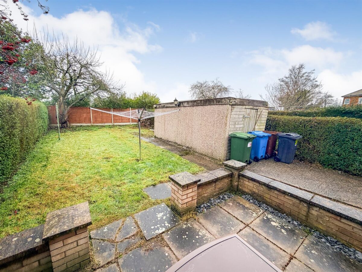 West Glebe Road, Corby