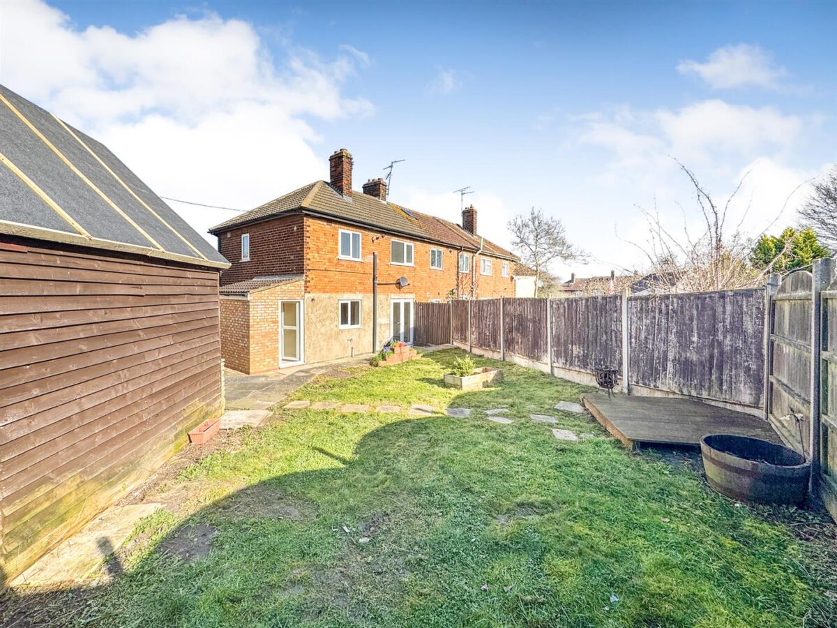 Parsons Grove, Corby