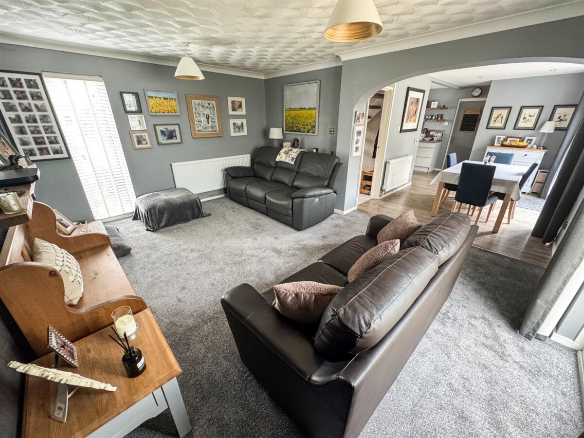 Brisbane Gardens, Corby