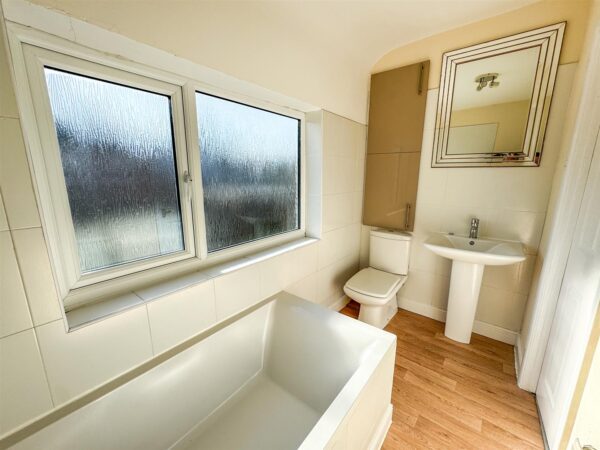 Parsons Grove, Corby