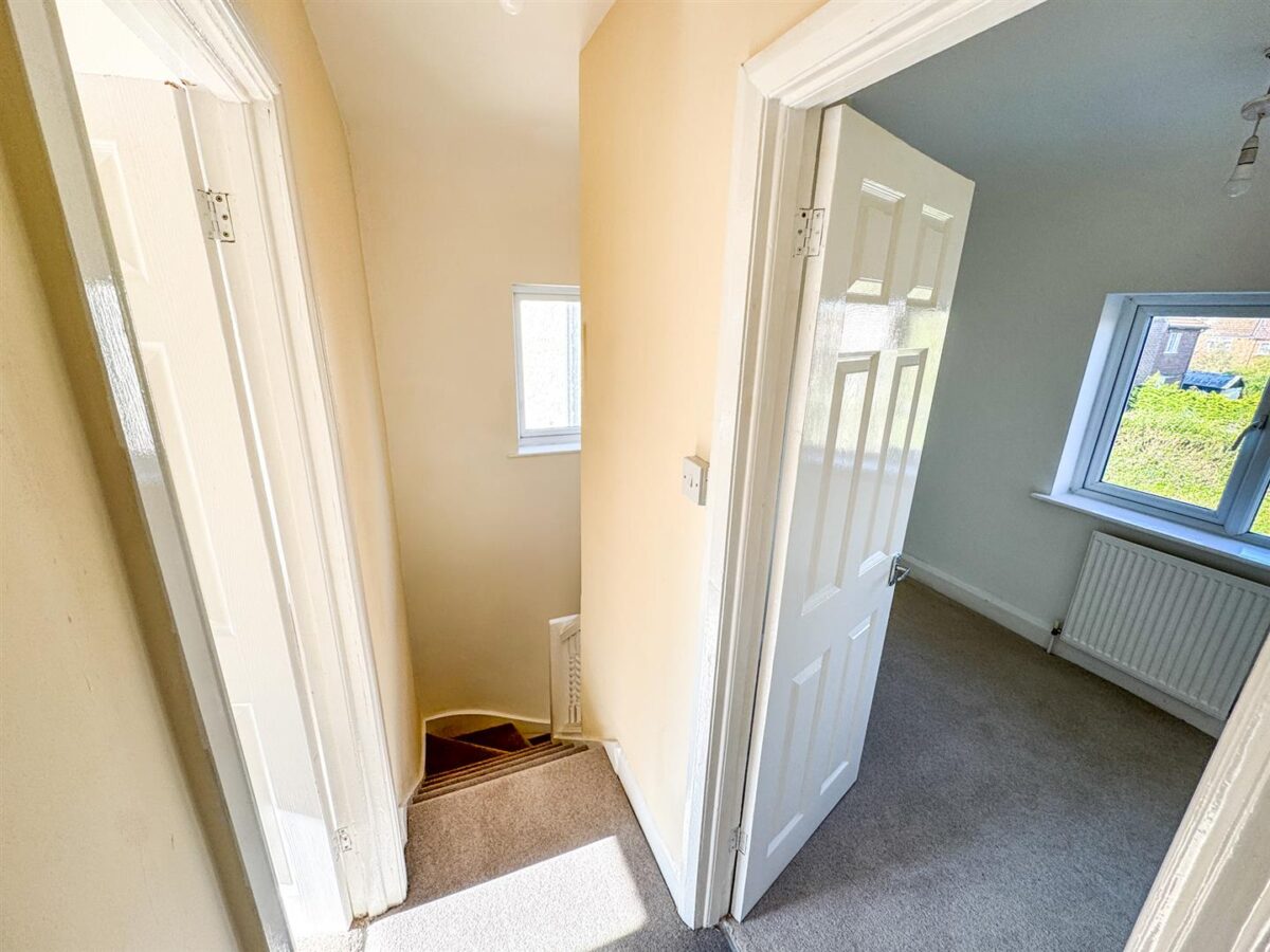 Parsons Grove, Corby