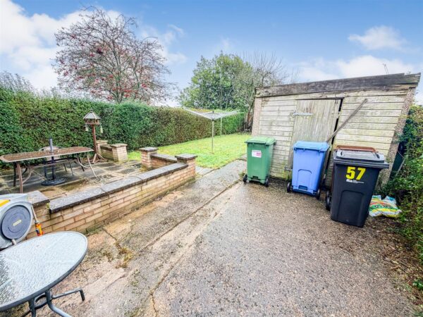 West Glebe Road, Corby