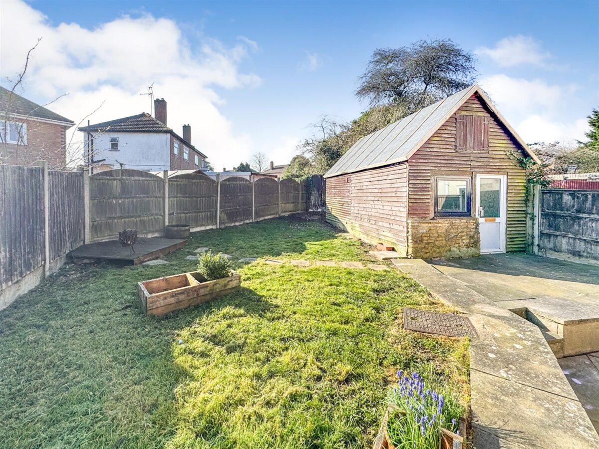 Parsons Grove, Corby