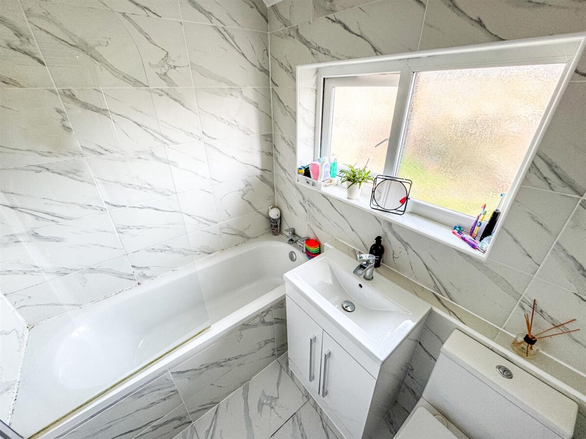 Ollerton Walk, Corby