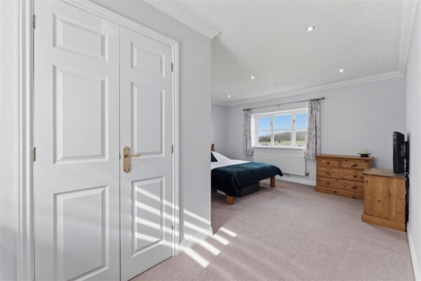 Deenethorpe, Deenethorpe