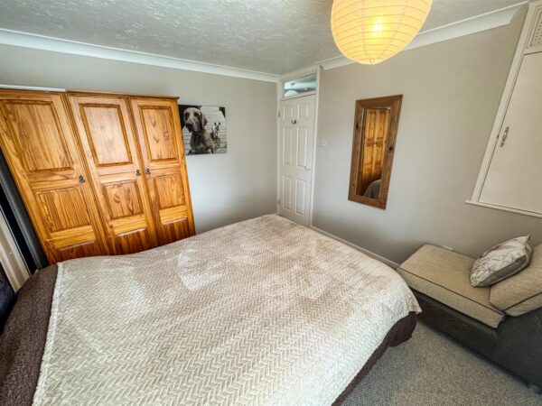 Brisbane Gardens, Corby