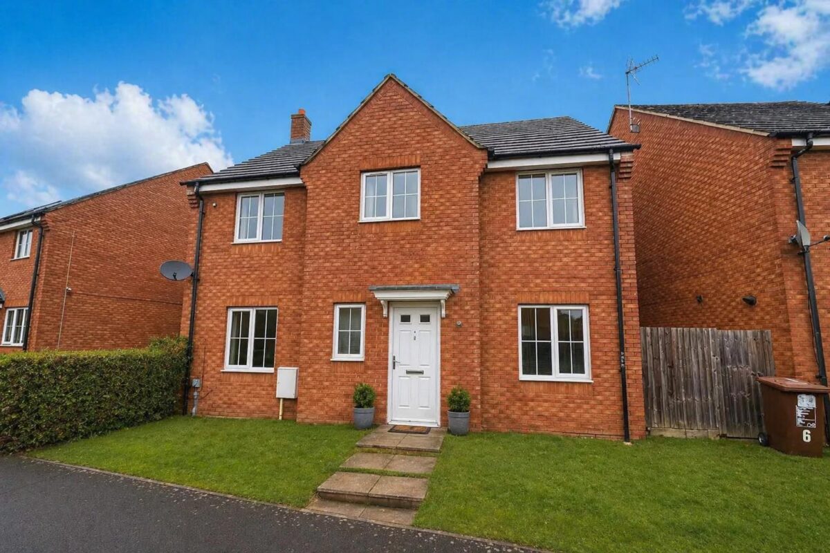 Nuthatch Close, Corby