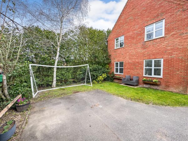 Chatsworth Road, Corby