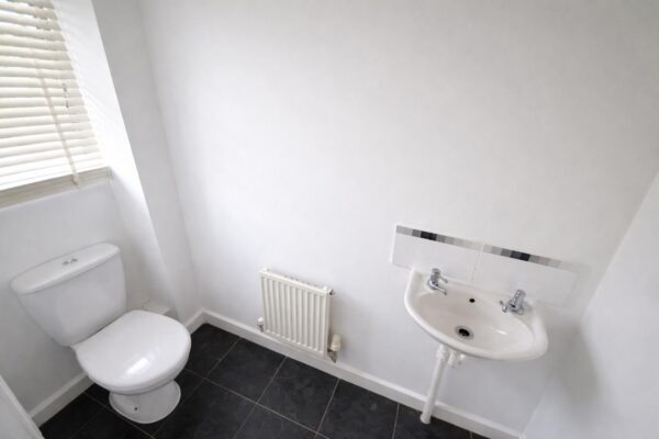 Nuthatch Close, Corby