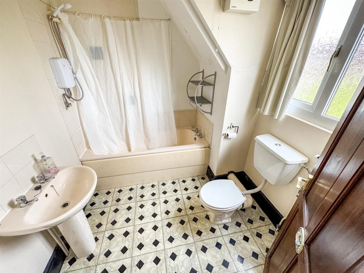 Franklin Fields, Corby