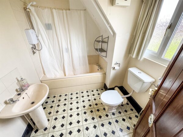 Franklin Fields, Corby