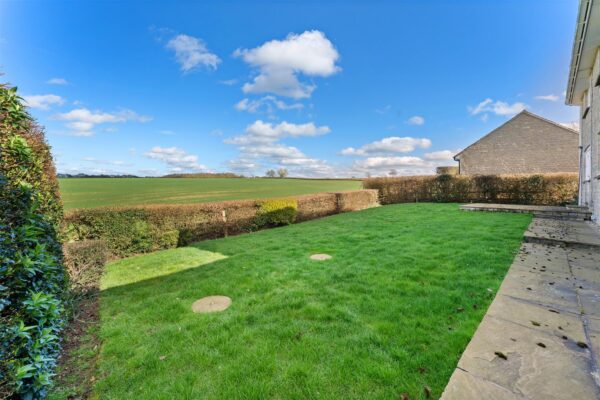 Deenethorpe, Deenethorpe