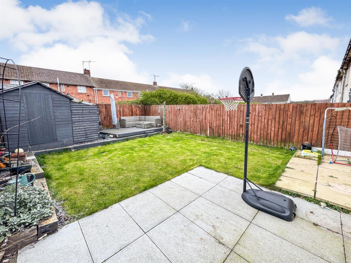 Chelveston Drive, Corby