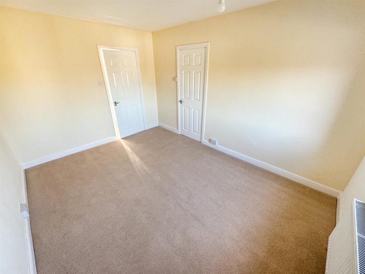 Parsons Grove, Corby