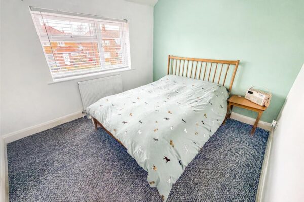 West Glebe Road, Corby