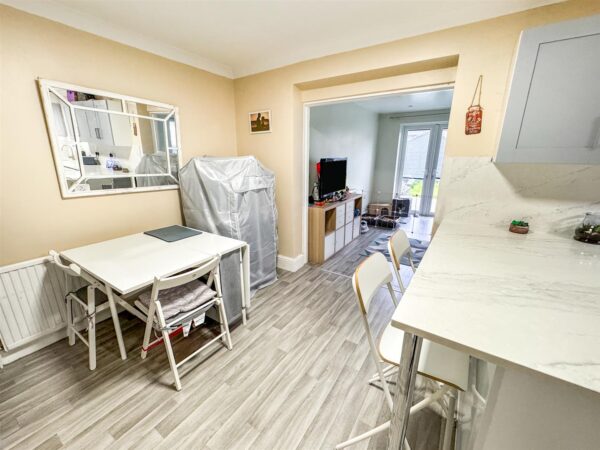 Chelveston Drive, Corby